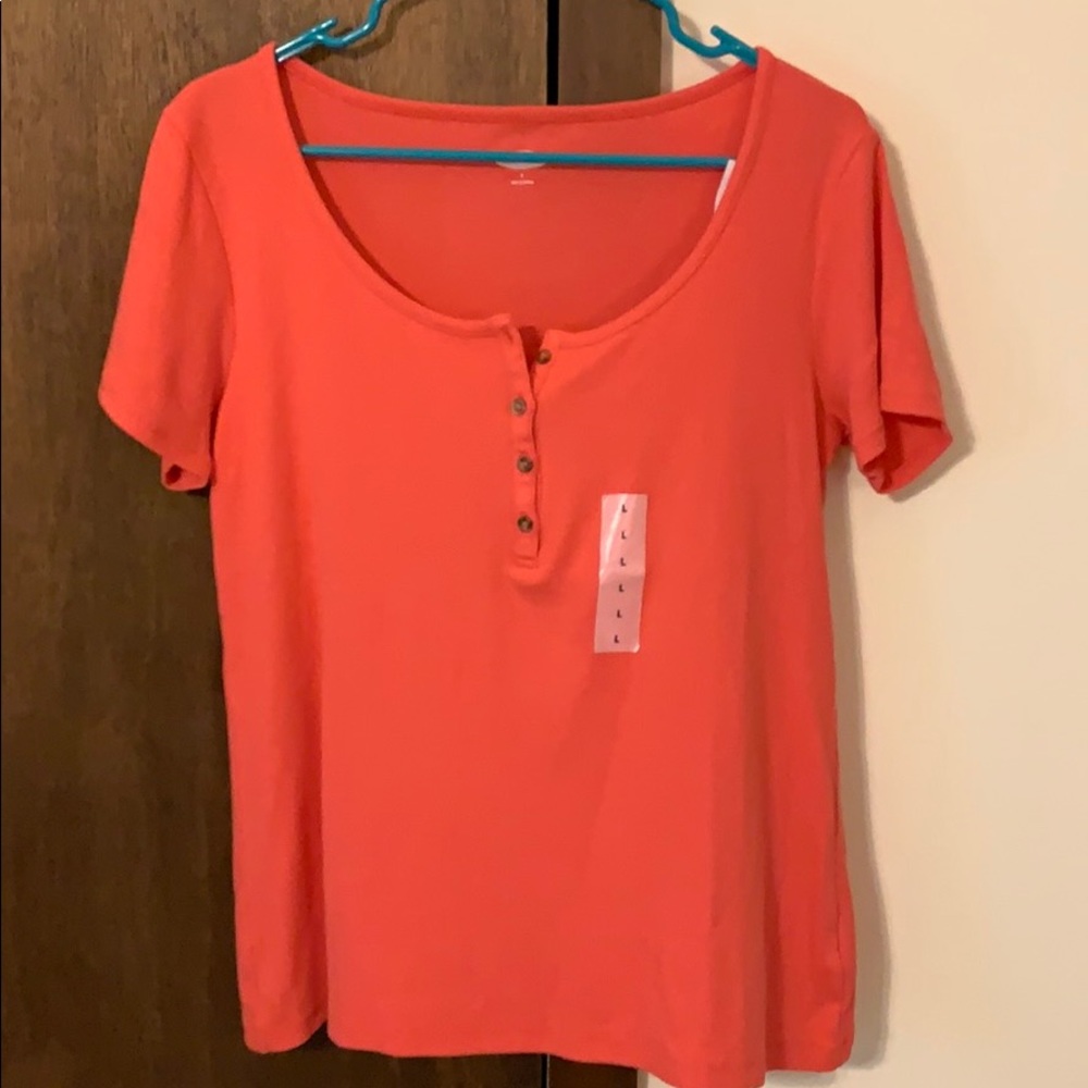 🌸SUPER cute and comfy coral shirt!!!!!🌸